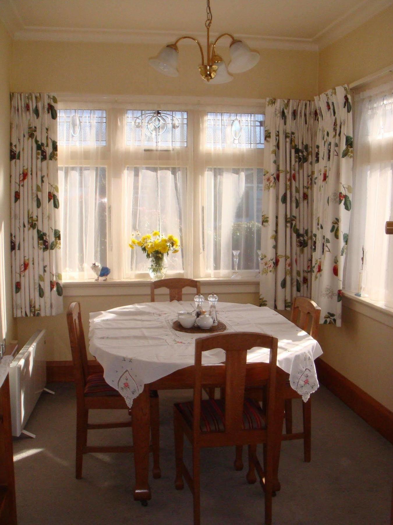 Highway House Bed And Breakfast Оамару Екстериор снимка